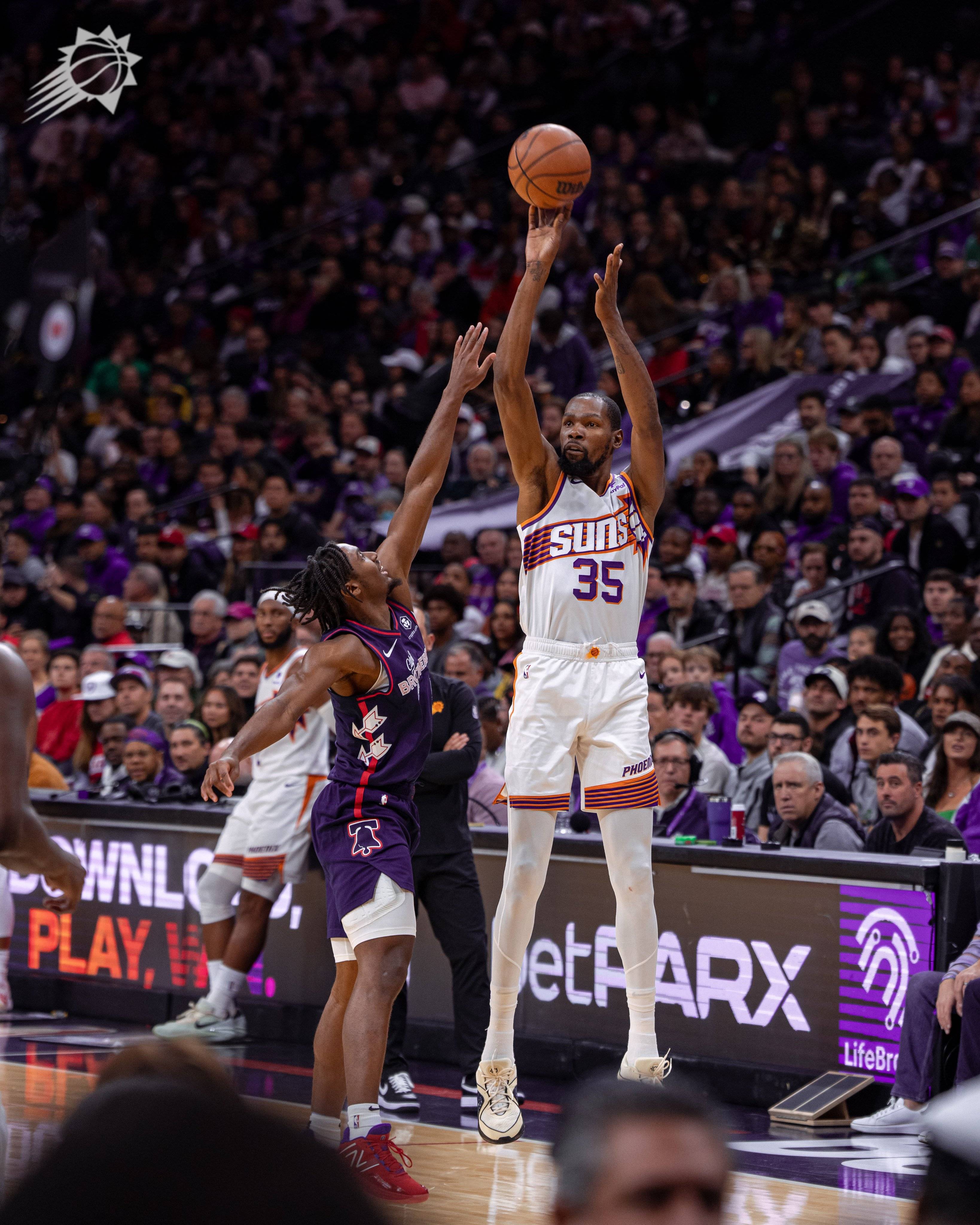 NG体育官网包含东契奇焦点对战，萨拉赫与60激战拜仁分钟，锐不可当胜负难料！观众掌声雷动的词条