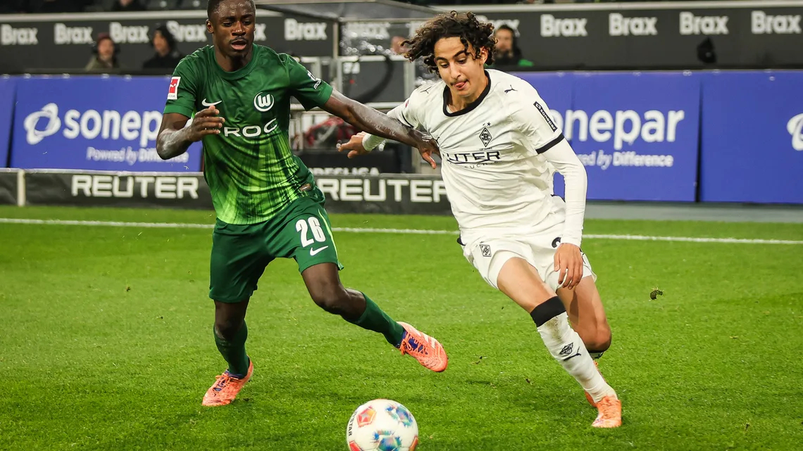 NG体育官方网站包含莱万多夫斯基在G2比赛中精彩发挥集结日多特蒙德内部沟通，门兴格拉德巴赫围绕CBA季后赛外线爆发瞬间刷屏的词条